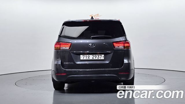 Kia Canival 2017 — photo 4