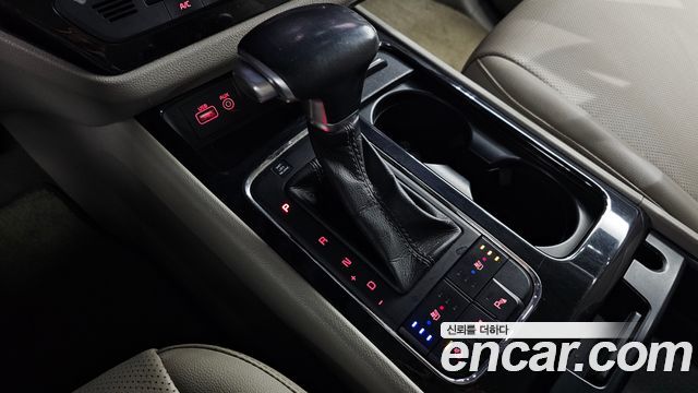 Kia Canival 2017 — photo 9