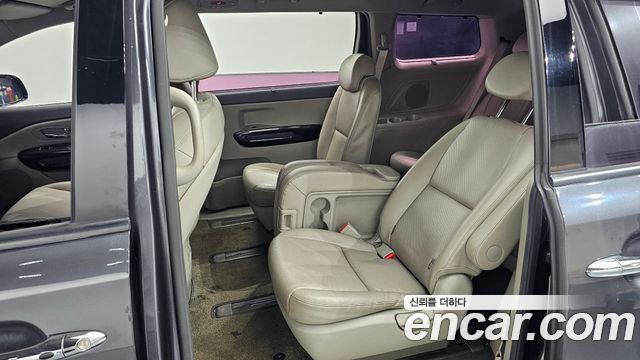Kia Canival 2017 — photo 12