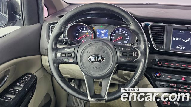 Kia Canival 2017 — photo 13