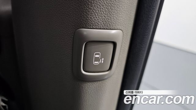 Kia Canival 2017 — photo 19