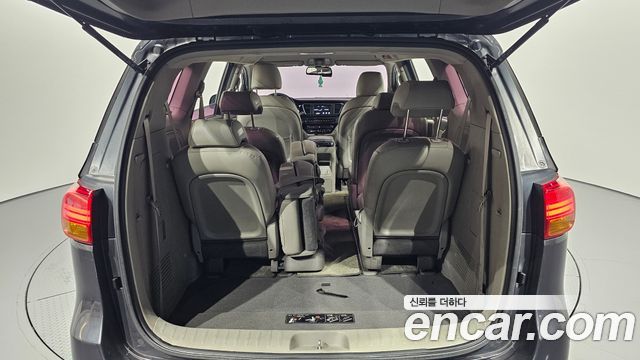 Kia Canival 2017 — photo 20