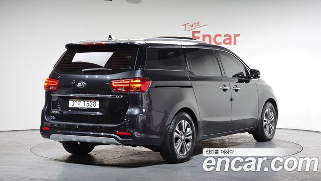 Kia Canival 2019 — photo 2