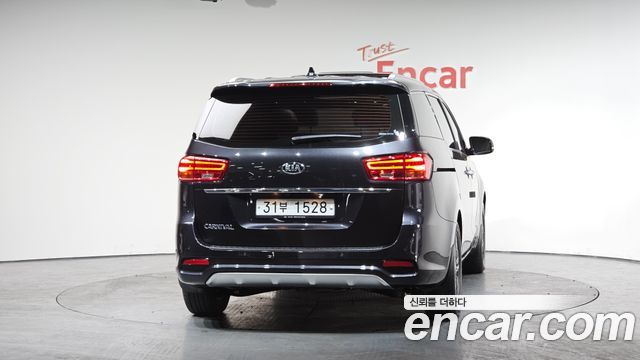 Kia Canival 2019 — photo 4