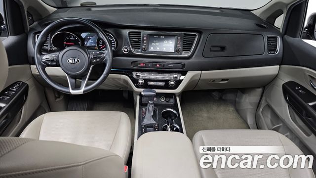 Kia Canival 2019 — photo 7