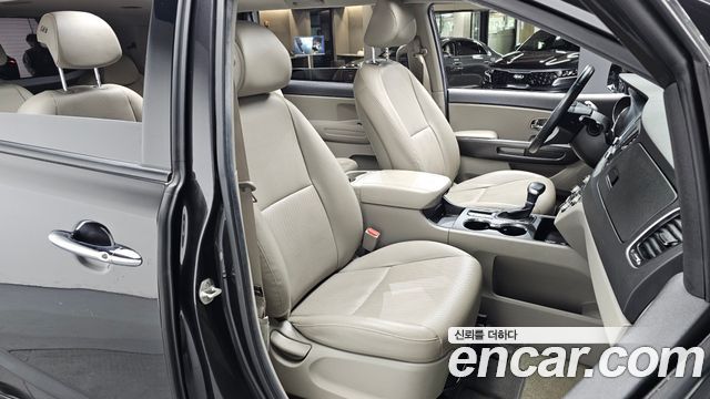 Kia Canival 2019 — photo 10