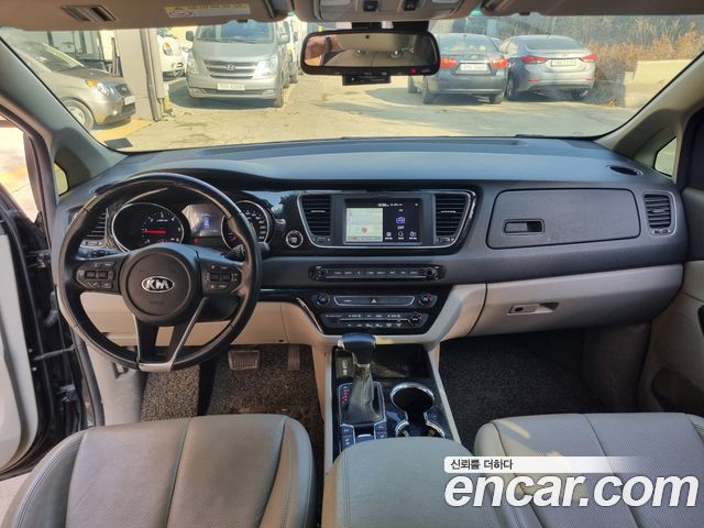 Kia Canival 2019 — photo 16