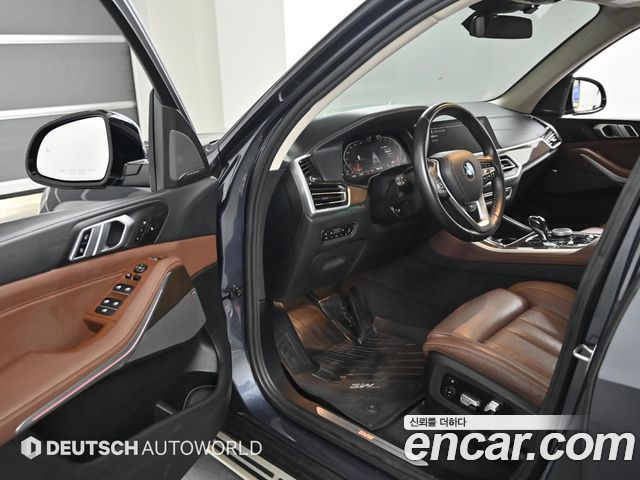 BMW X5 2021 — photo 11