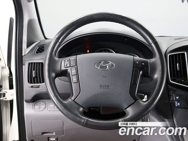 Hyundai Starex 2021 — photo 16
