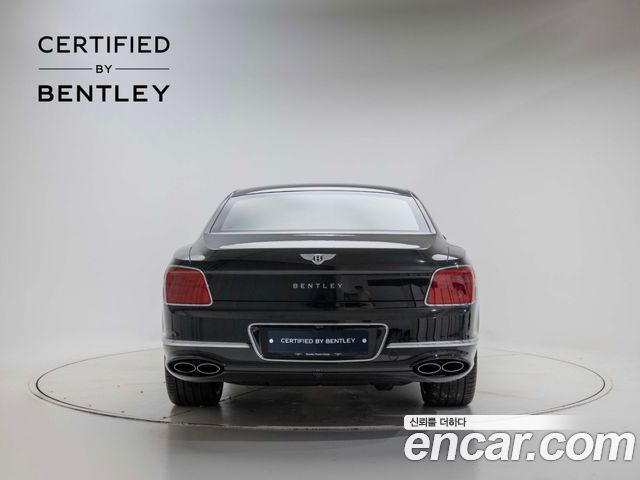 Bentley Flying Spur 2024 — photo 3