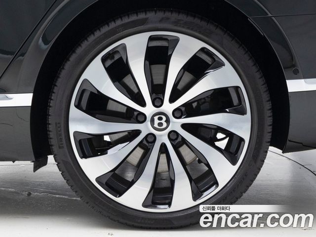 Bentley Flying Spur 2024 — photo 5