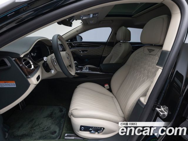 Bentley Flying Spur 2024 — photo 10