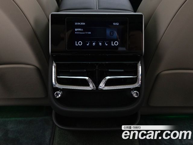 Bentley Flying Spur 2024 — photo 19