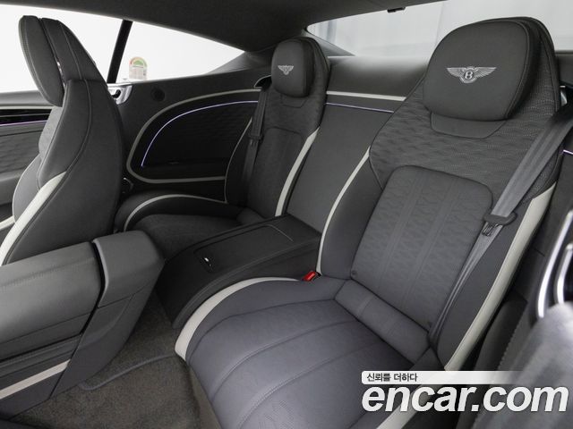 Bentley Continental 2025 — photo 12