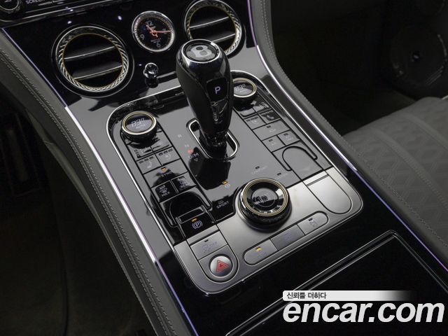 Bentley Continental 2025 — photo 15