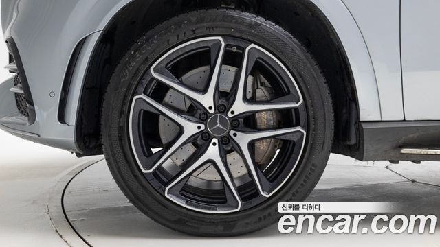 Mercedes-Benz GLE-Class 2023 — photo 5