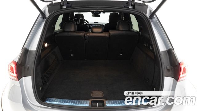 Mercedes-Benz GLE-Class 2023 — photo 11