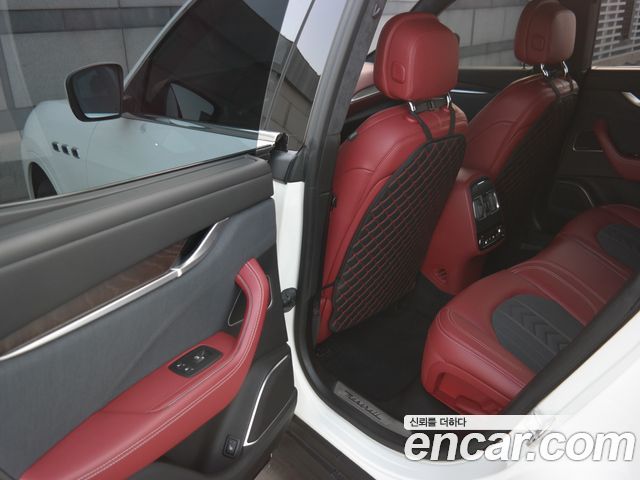 Maserati Levante 2018 — photo 11
