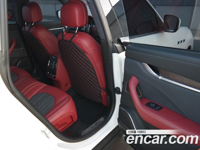 Maserati Levante 2018 — photo 12