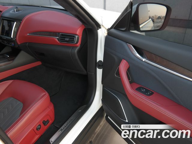 Maserati Levante 2018 — photo 13