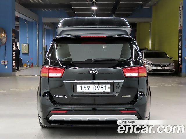 Kia Canival 2016 — photo 3