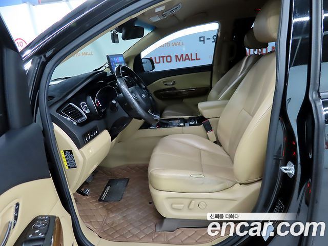 Kia Canival 2016 — photo 6