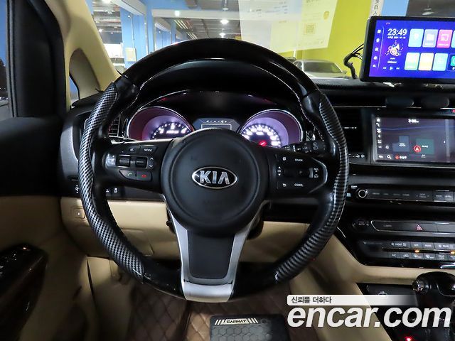 Kia Canival 2016 — photo 9