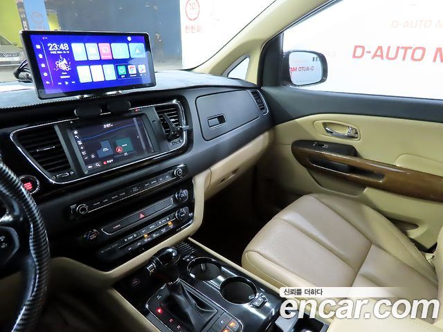Kia Canival 2016 — photo 10