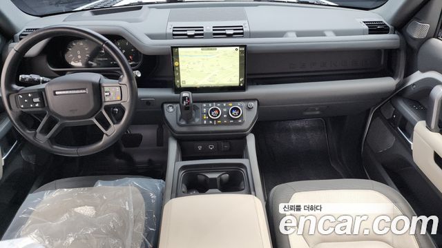 Land Rover Defender 2023 — photo 7