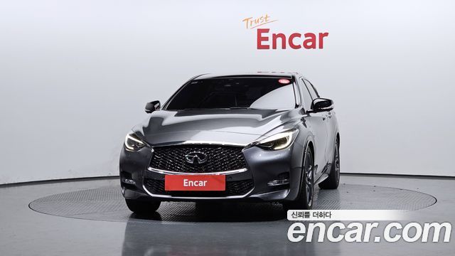 Infiniti Q30 2017 — photo 3