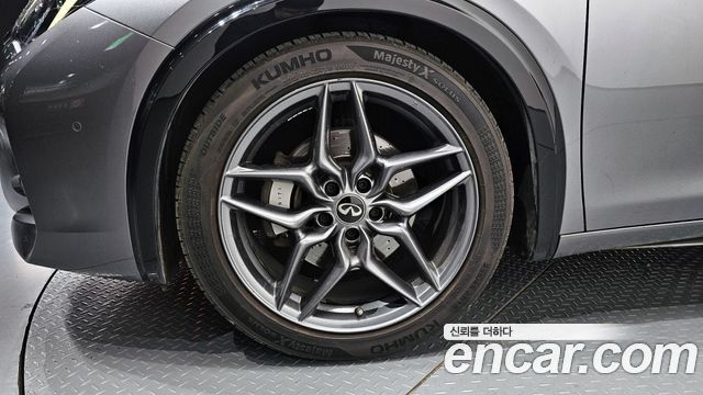 Infiniti Q30 2017 — photo 5