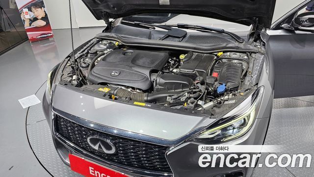 Infiniti Q30 2017 — photo 6