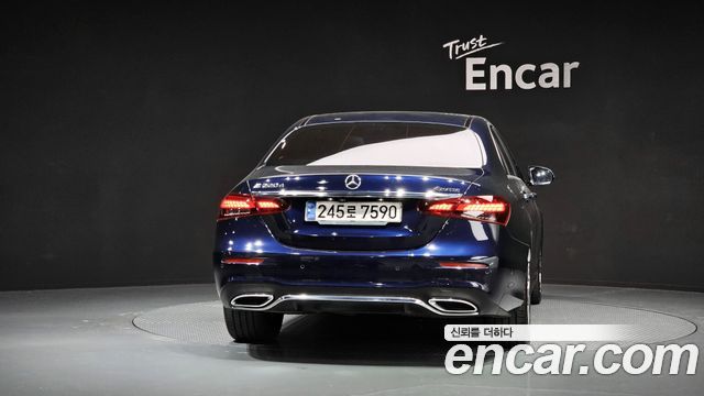 Mercedes-Benz E-Class 2021 — photo 4