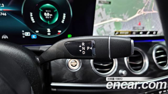 Mercedes-Benz E-Class 2021 — photo 9