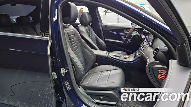 Mercedes-Benz E-Class 2021 — photo 10