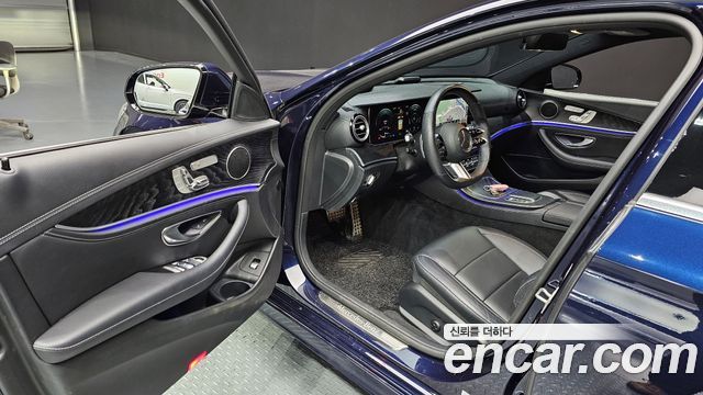 Mercedes-Benz E-Class 2021 — photo 11