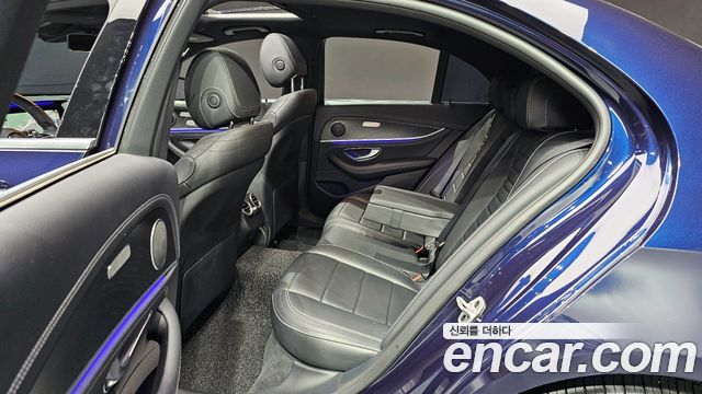 Mercedes-Benz E-Class 2021 — photo 12