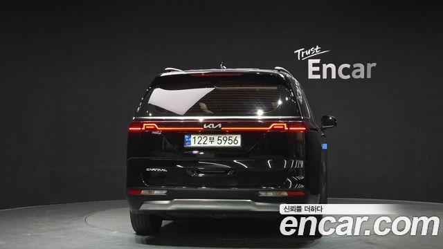Kia Canival 2023 — photo 4