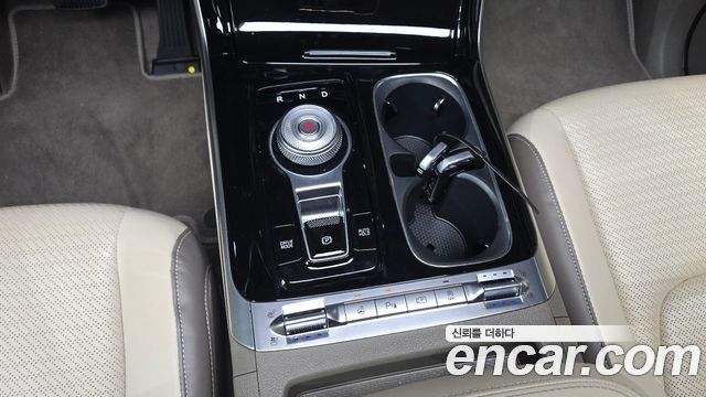 Kia Canival 2023 — photo 9