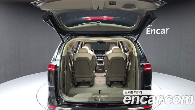 Kia Canival 2023 — photo 20