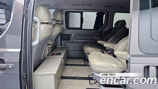 Hyundai Starex 2019 — photo 12