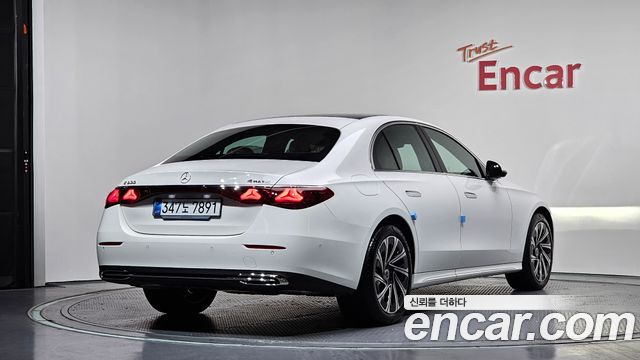 Mercedes-Benz E-Class 2026 — photo 2