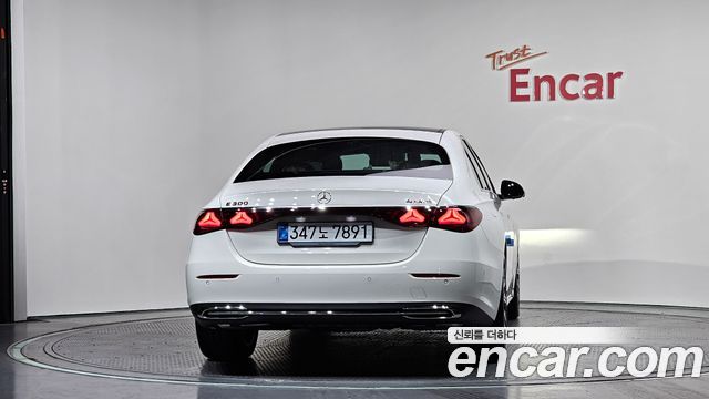 Mercedes-Benz E-Class 2026 — photo 4