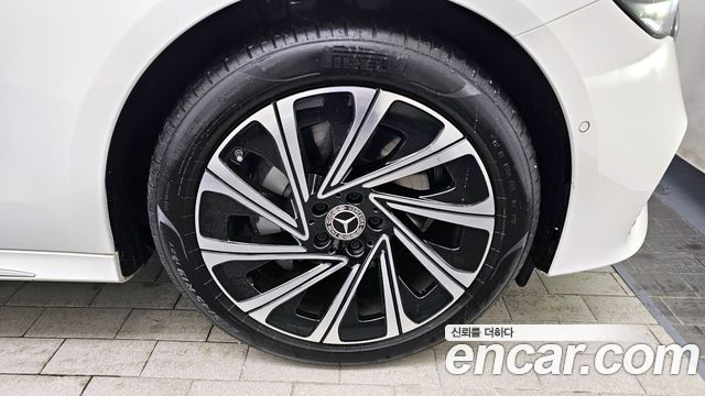 Mercedes-Benz E-Class 2026 — photo 5