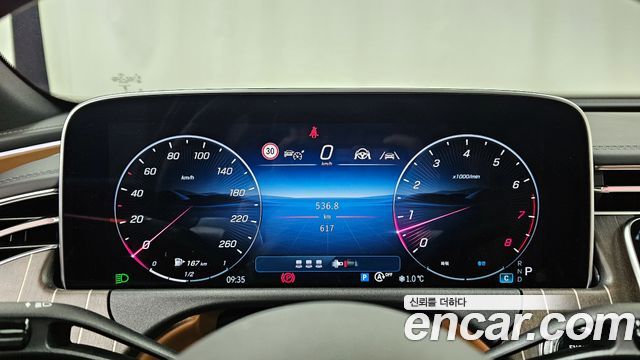 Mercedes-Benz E-Class 2026 — photo 8