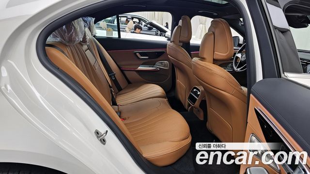 Mercedes-Benz E-Class 2026 — photo 12