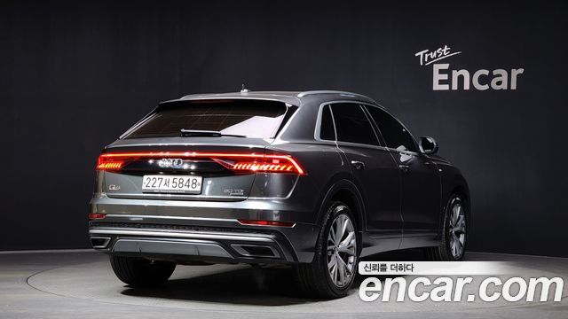 Audi Q8 2020 — photo 2