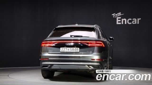 Audi Q8 2020 — photo 4