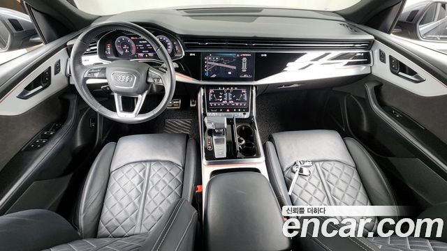 Audi Q8 2020 — photo 7