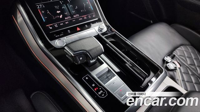 Audi Q8 2020 — photo 9